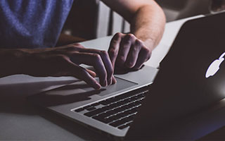 英超直播-严益唯：足协限薪新政留后门，为的是豪赌世界杯